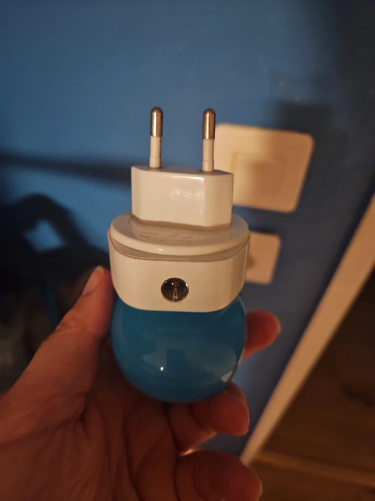 Blue light night light – photo 4